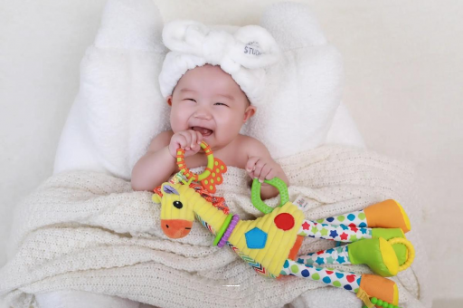 汉川1岁宝宝流鼻涕打喷嚏